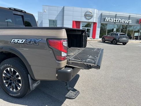 Used 2021 Nissan Titan PRO-4X w/ Pro-4x Convenience Package AWD/4WD image 23