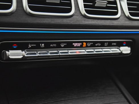 Used 2025 Mercedes-Benz GLE 450 GLE 450 w/ Night Package image 25