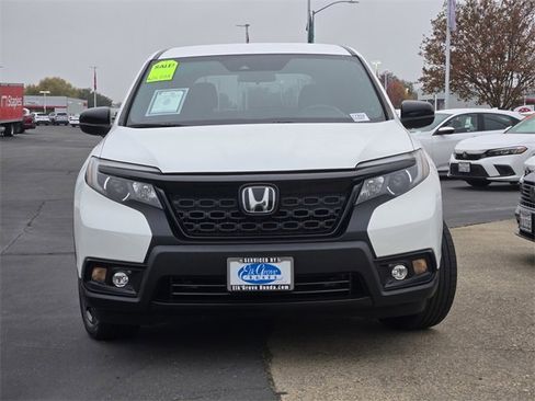 Used 2021 Honda Passport Sport image 2