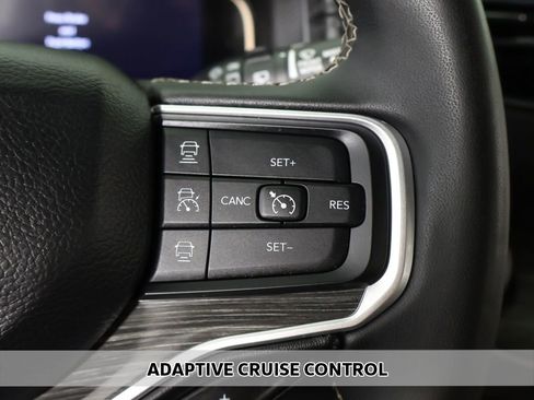 Used 2023 Jeep Wagoneer Series II AWD/4WD image 5