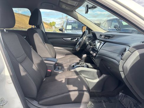 Used 2017 Nissan Rogue SV AWD/4WD image 17