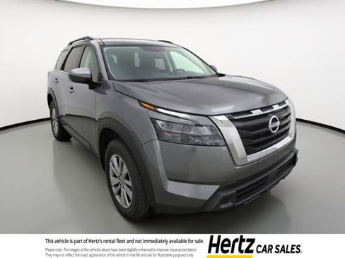 Used 2025 Nissan Pathfinder SV FWD image 1