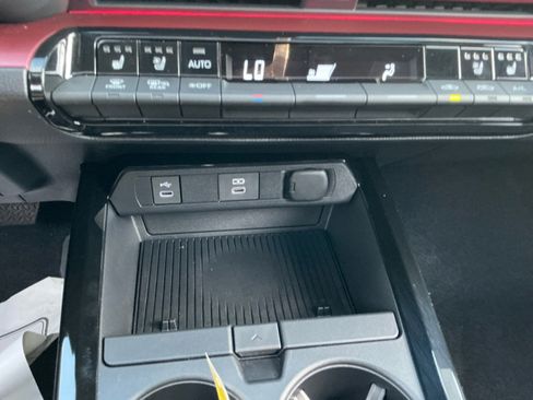 Used 2024 Toyota Prius Prime Premium image 12