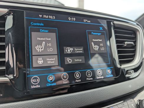 Used 2020 Chrysler Pacifica Touring-L w/ Advanced Safetytec Group image 27