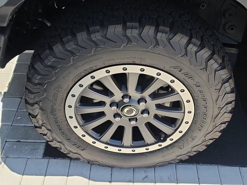 Used 2025 INEOS Grenadier AWD/4WD image 8
