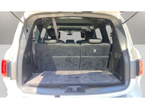 Used 2023 INFINITI QX80 Sensory w/ All-Season Package AWD/4WD image 21