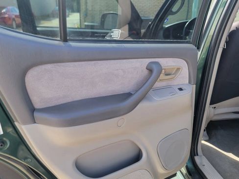 Used 2002 Toyota Sequoia SR5 w/ Preferred Pkg RWD image 12