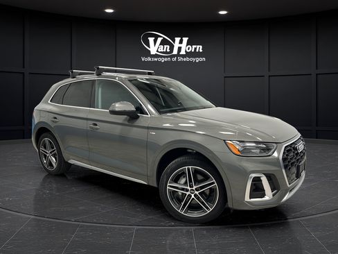 Used 2024 Audi Q5 e Premium w/ Convenience Package AWD/4WD image 1