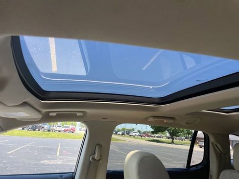 Used 2014 Lincoln MKT FWD image 42