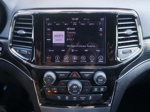 Used 2019 Jeep Grand Cherokee Limited AWD/4WD image 13