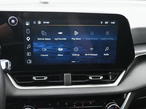 Used 2025 Chevrolet Equinox LT FWD image 16