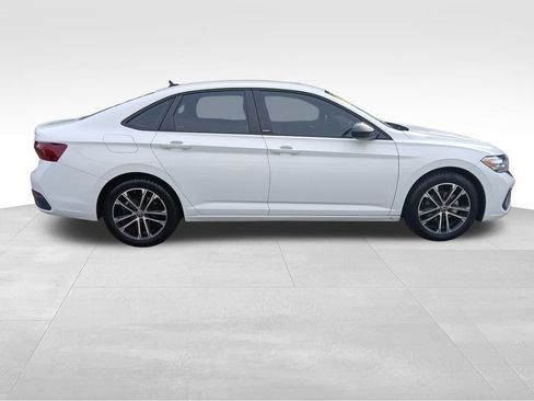 Used 2024 Volkswagen Jetta Sport FWD image 10