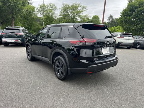 Certified 2026 Nissan Rogue SV FWD image 33