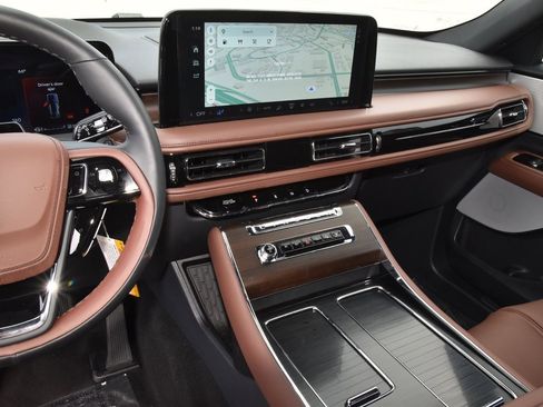 New 2025 Lincoln Aviator Reserve w/ Equipment Group 201A image 24