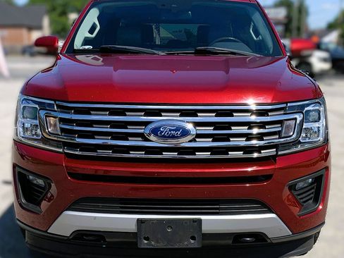 Used 2018 Ford Expedition Max XLT w/ Equipment Group 202A AWD/4WD image 8