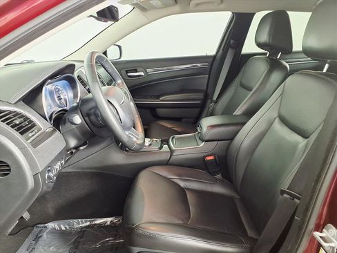 Used 2019 Chrysler 300 Touring L w/ Quick Order Package 22F image 17