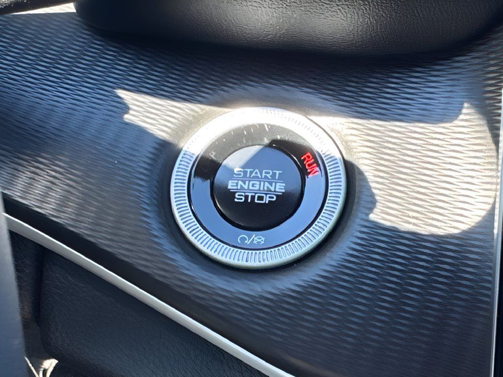 Used 2024 Jeep Grand Cherokee Laredo RWD image 19
