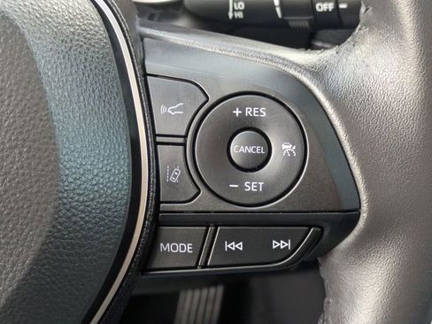 Used 2025 Toyota RAV4 XLE Premium image 20