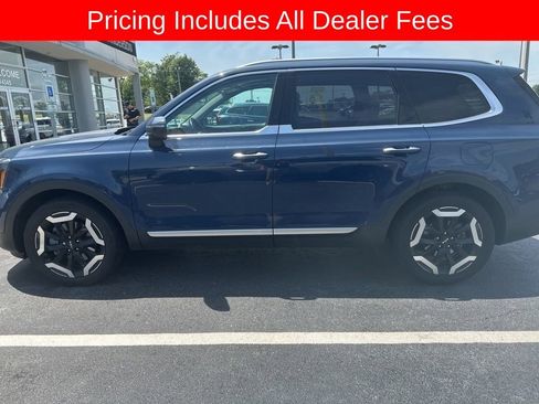 Used 2023 Kia Telluride S w/ S Sunroof Package FWD image 4