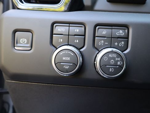 Used 2026 GMC Sierra 2500 AT4 w/ AT4 Premium Plus Package AWD/4WD image 27