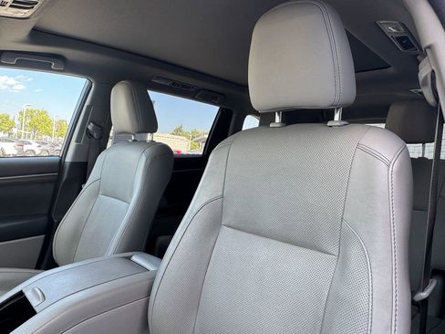 Used 2015 Toyota Highlander Limited Platinum image 22