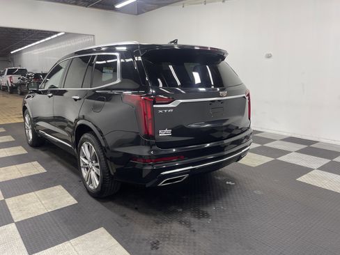 Used 2024 Cadillac XT6 Premium Luxury image 2