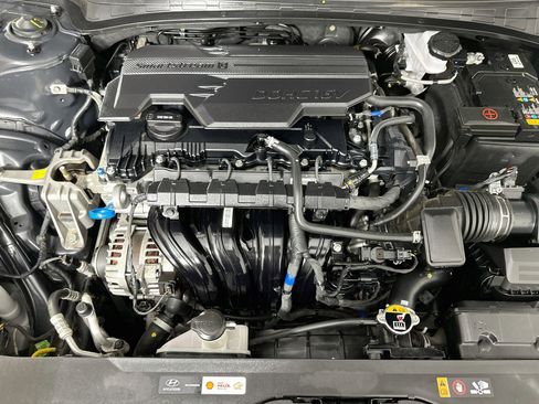Used 2025 Hyundai Elantra SEL FWD image 34