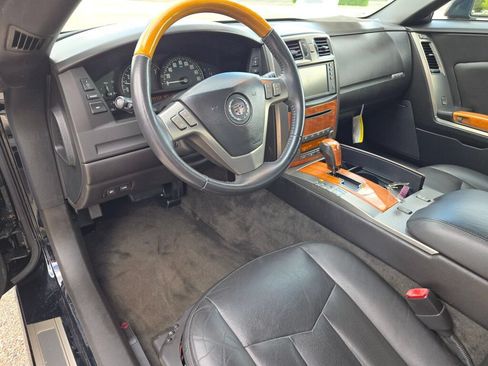 Used 2007 Cadillac XLR RWD image 14