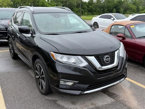 Used 2019 Nissan Rogue SL w/ Premium Package FWD image 3