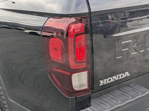 Certified 2025 Honda Ridgeline Black Edition image 13