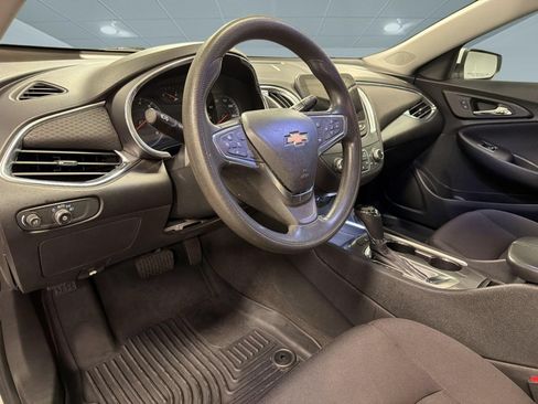 Used 2020 Chevrolet Malibu LT FWD image 4
