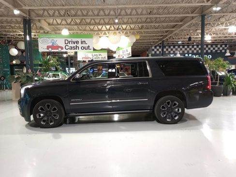 Used 2020 GMC Yukon XL Denali w/ Denali Ultimate Package AWD/4WD image 9