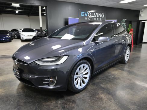 Used 2016 Tesla Model X 90D AWD/4WD image 4