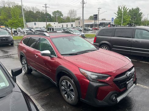 Used 2024 Subaru Outback Touring XT AWD/4WD image 3