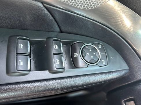 Used 2018 Ford Explorer XLT w/ Equipment Group 202A AWD/4WD image 28