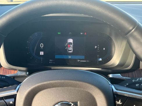 Used 2025 Volvo V60 B5 Cross Country Plus image 41