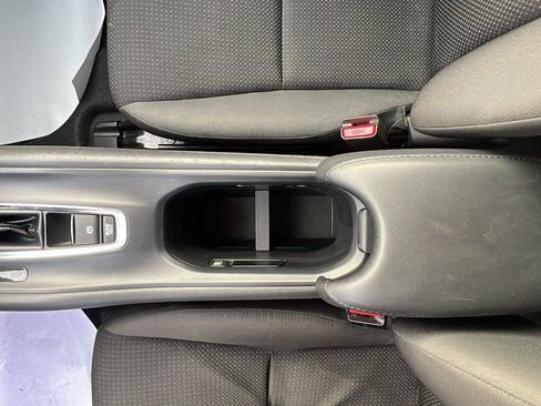 Used 2019 Honda HR-V LX image 24