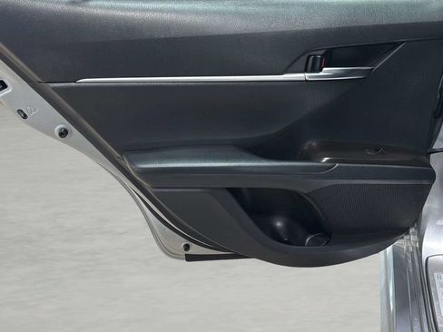Used 2022 Toyota Camry SE FWD image 14
