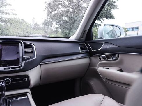 Used 2020 Volvo XC90 T6 Momentum w/ Protection Package Premier AWD/4WD image 23