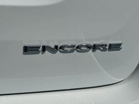 Used 2021 Buick Encore Preferred w/ Safety Package image 32