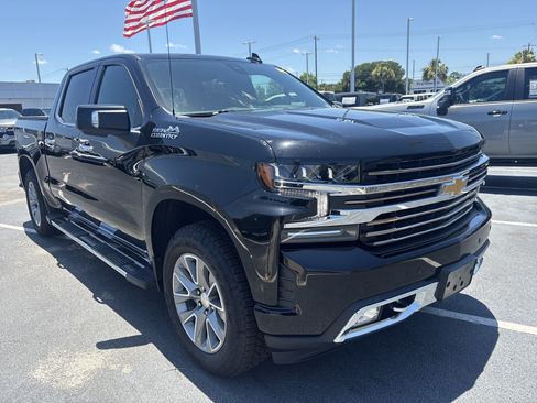 Used 2021 Chevrolet Silverado 1500 High Country w/ Safety Package II AWD/4WD image 32