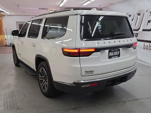 Used 2022 Jeep Wagoneer Series III AWD/4WD image 4