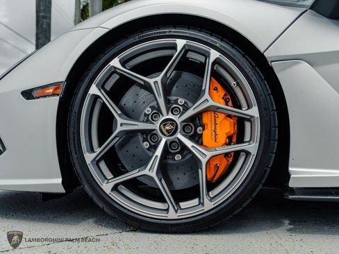 Used 2026 Lamborghini Revuelto AWD/4WD image 20