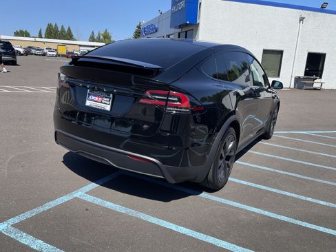 Used 2023 Tesla Model X AWD/4WD image 5