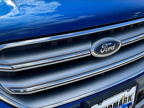 Used 2017 Ford Escape SE w/ Equipment Group 201A image 29