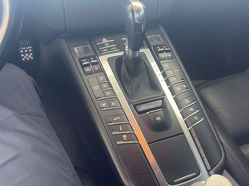 Used 2015 Porsche Macan Turbo AWD/4WD image 12