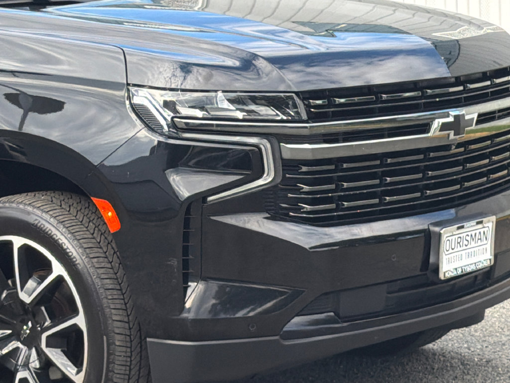 Used 2022 Chevrolet Suburban RST w/ Luxury Package AWD/4WD image 5