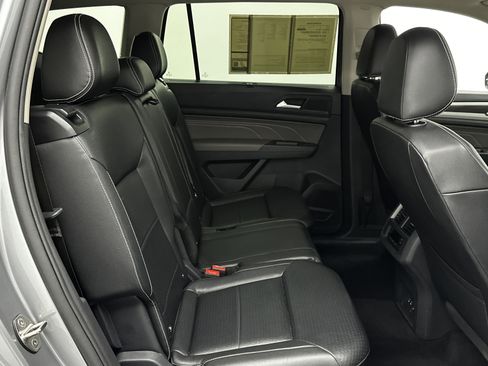 Used 2021 Volkswagen Atlas SE image 33