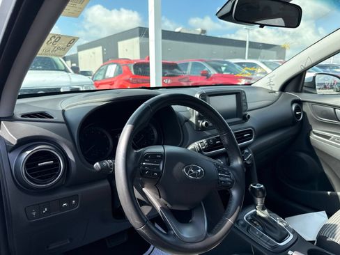 Used 2021 Hyundai Kona SEL FWD image 4