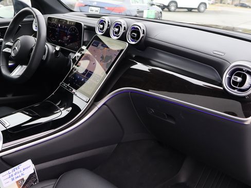 Certified 2025 Mercedes-Benz GLC 300 image 28